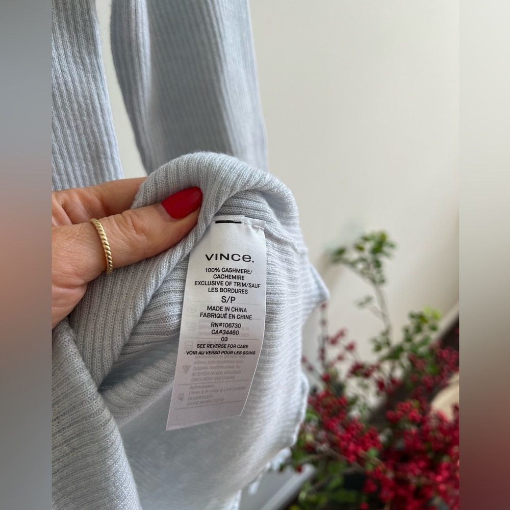 Vince. Lightweight Cashmere Sweater- Ice blue Sz. Small - Picture 2 of 6